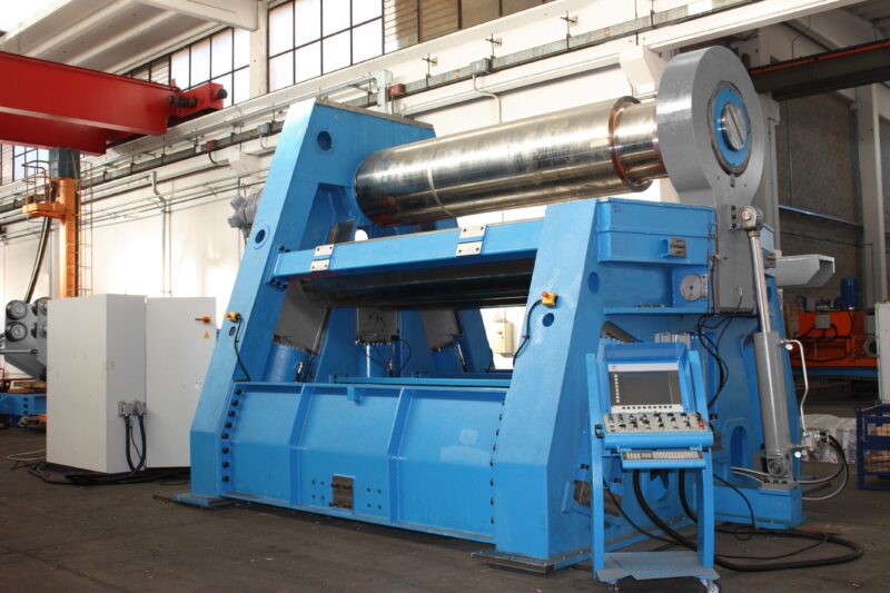 Profile bending machine